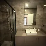 Διαμέρισμα Bright Modern With Balcony *