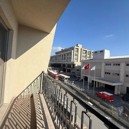 Bright Modern With Balcony Apartment *