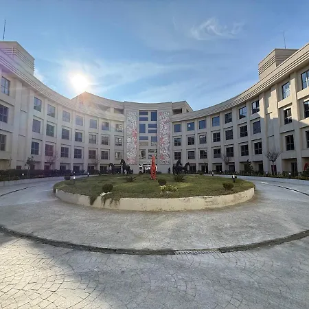 Apartment Bright Modern With Balcony