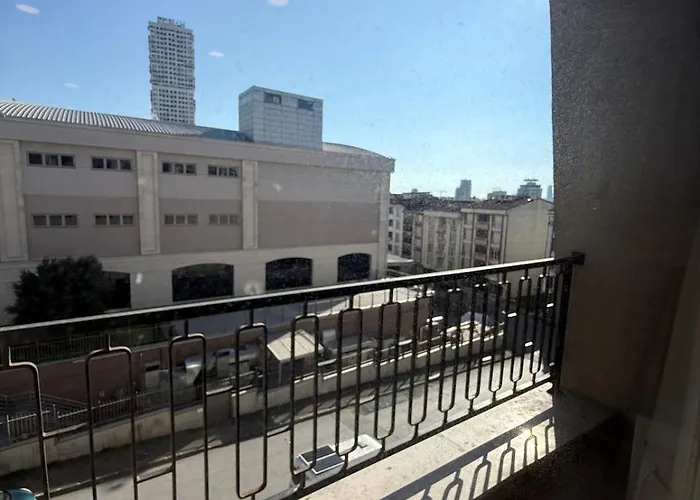 Apartment Bright Modern With Balcony *