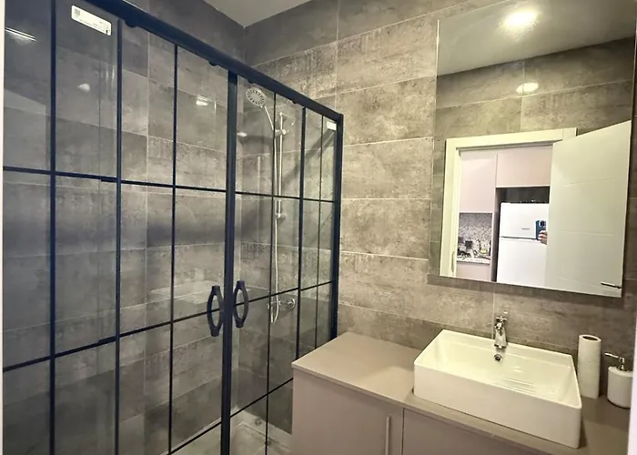 Bright Modern With Balcony Istanbul