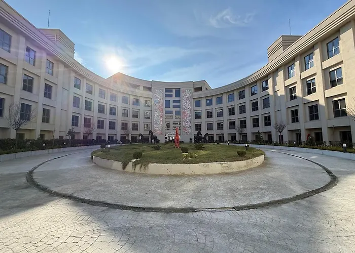 Apartment Bright Modern With Balcony
