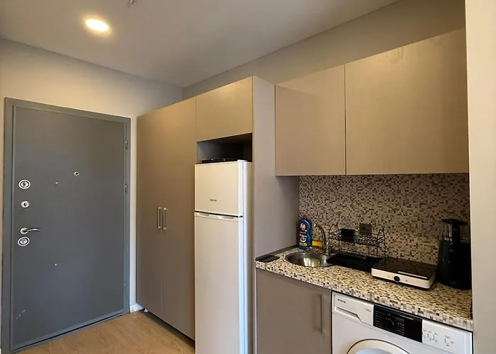 Bright Modern With Balcony *