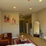 Bright Modern With Balcony Apartment *
